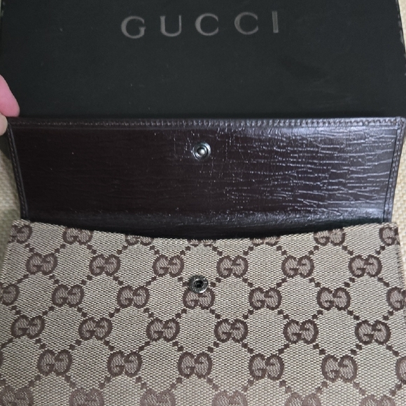 Gucci Beige Monogram Wallet with Original Box - Picture 8 of 16
